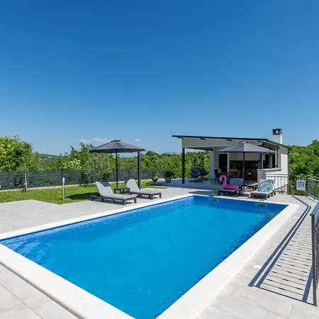 Kalac, A Charming Pool Oasis Near The Sea
