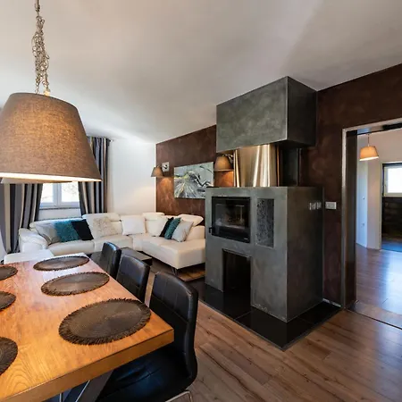 Casa vacanze Kalac, A Charming Pool Oasis Near The Sea *